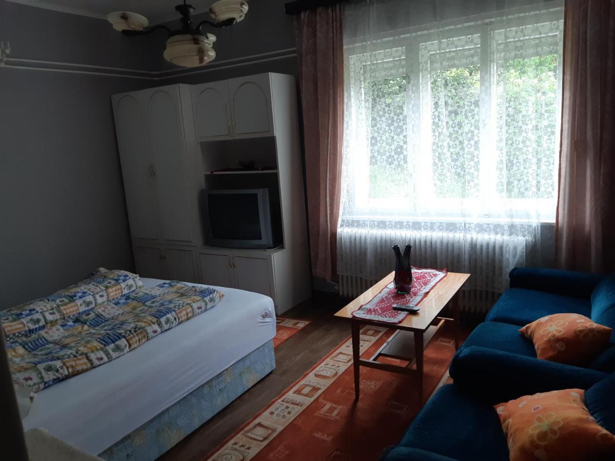 Laciház Igal Exteriér fotografie