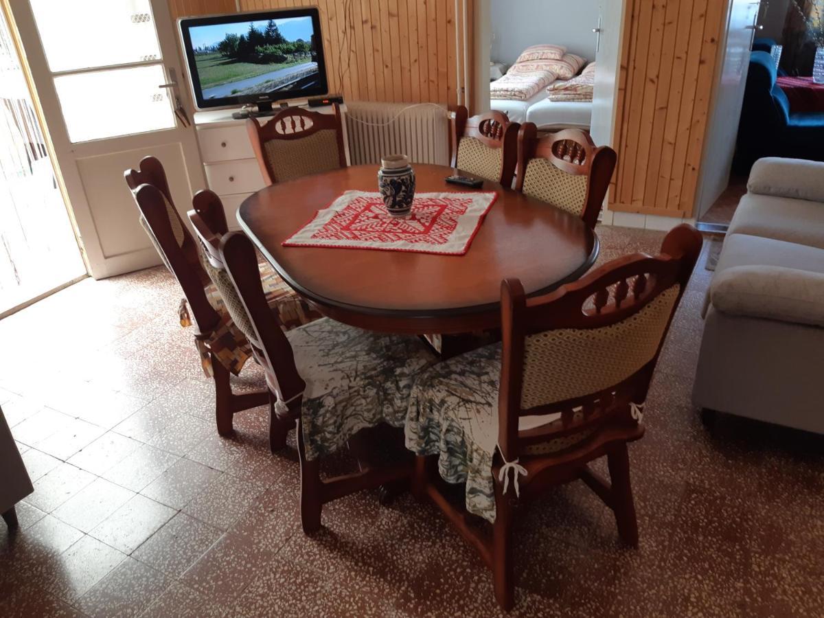 Laciház Igal Exteriér fotografie